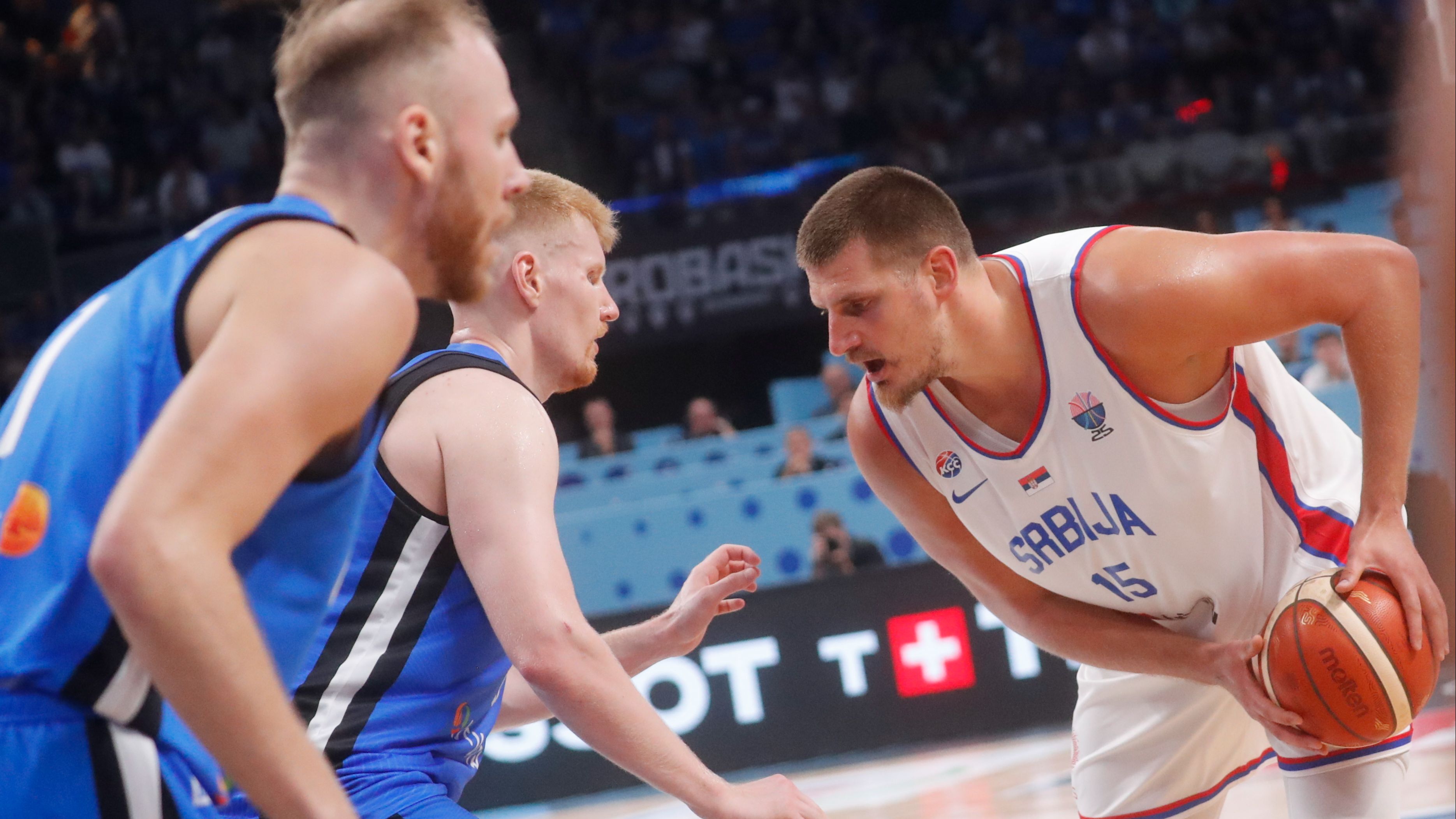 Serbia en modo favorita arrolla a Estonia en su debut en el Eurobasket