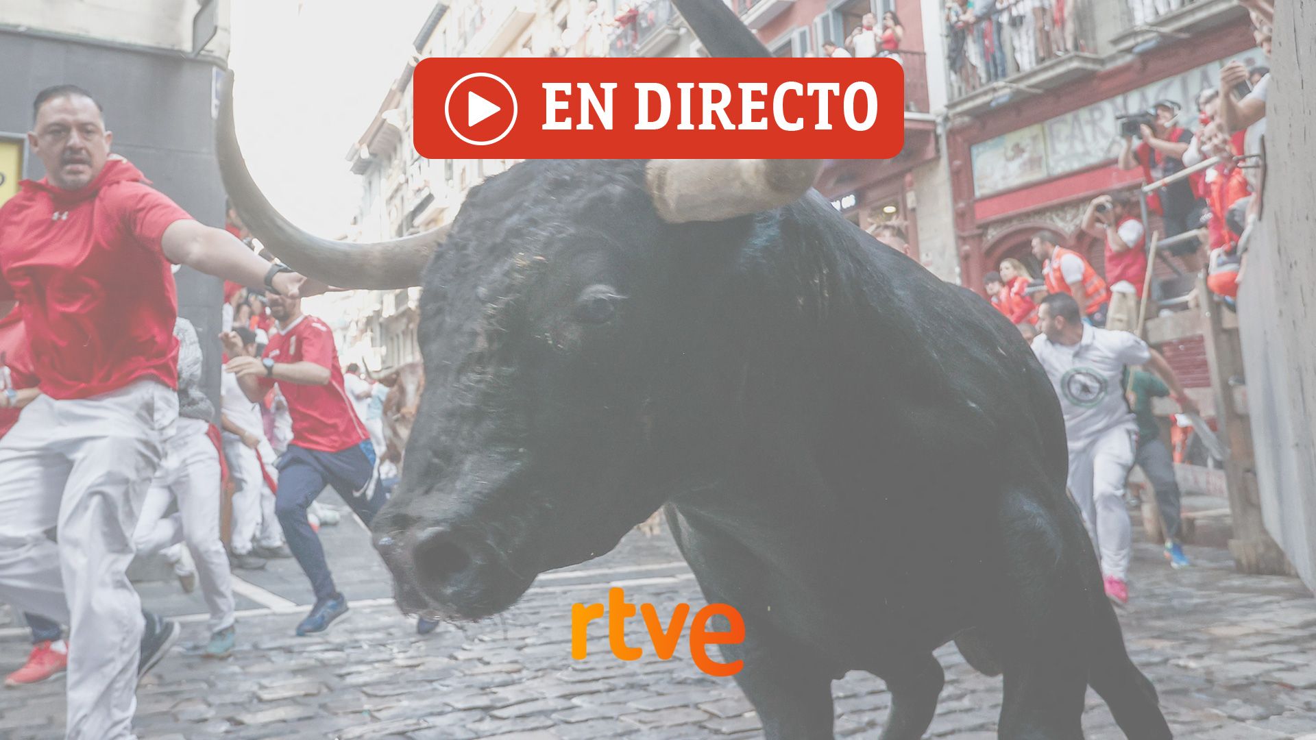 Sigue el sexto encierro, con los imprevisibles toros de Jos� Escolar