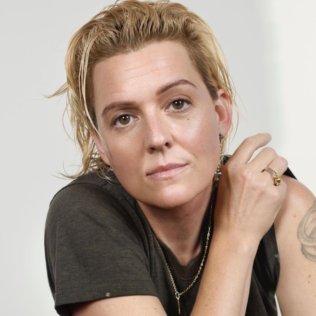Sin rodeos - Brandi Carlile vuelve a reunir a The Highwomen y lanza nueva canción - 27/05/26 episode artwork