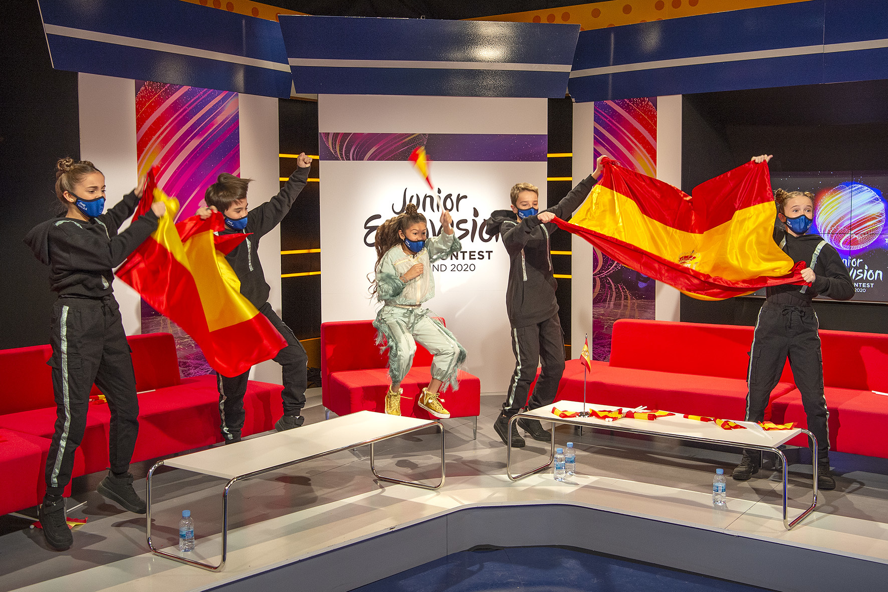 Soleá y sus bailarines saltan de alegría tras conocer su 3ª posición Soleá y sus bailarines saltan de alegría tras conocer su 3ª posición