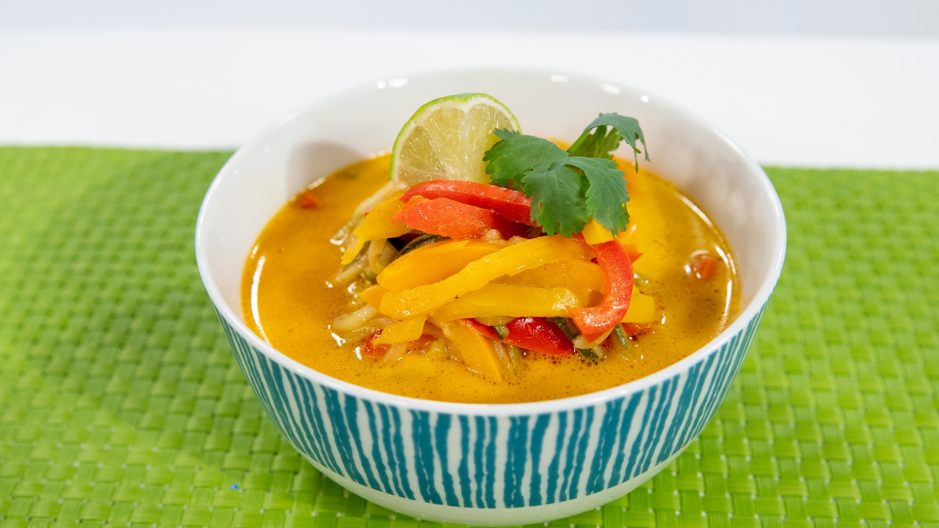Receta De Sopa Thai Con Coco Verduras Y Garbanzos 0421