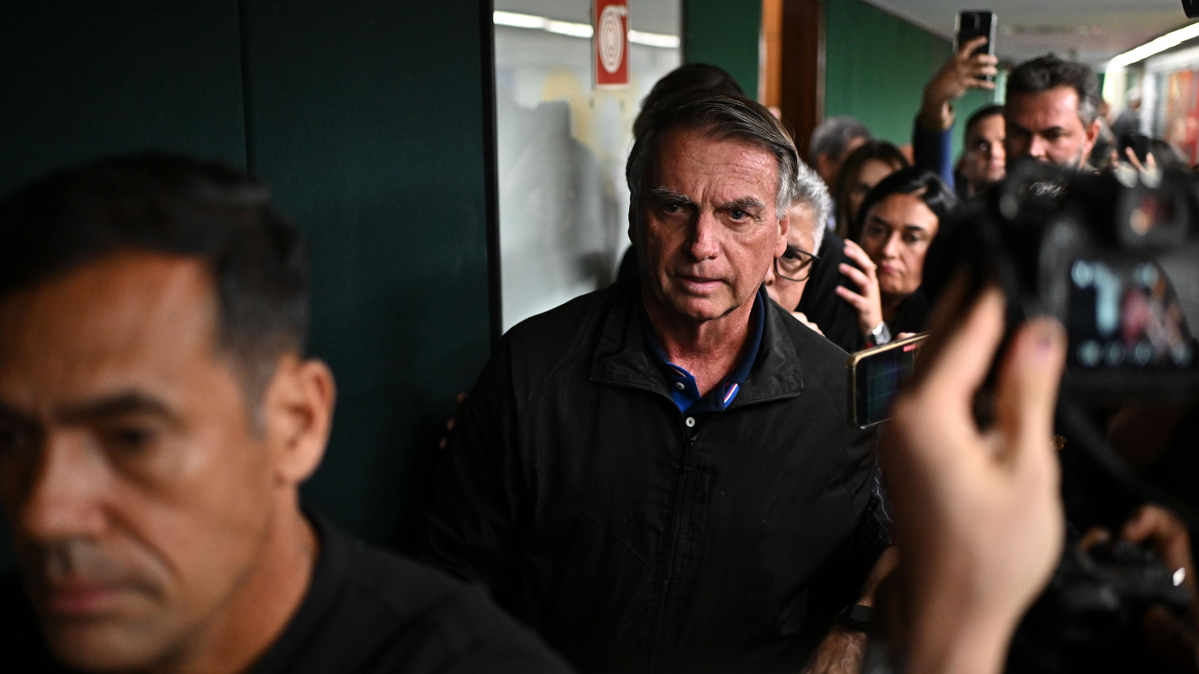 Supremo advierte a Bolsonaro por violar restricciones judiciales y ...
