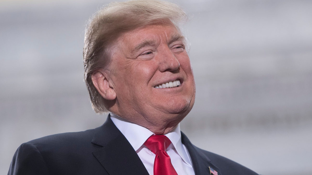 El Supremo de EE.UU. permite implementar el veto migratorio de Trump