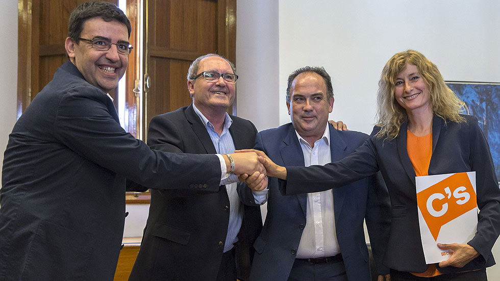 PSOE y Ciudadanos firman el acuerdo para la investidura l RTVE