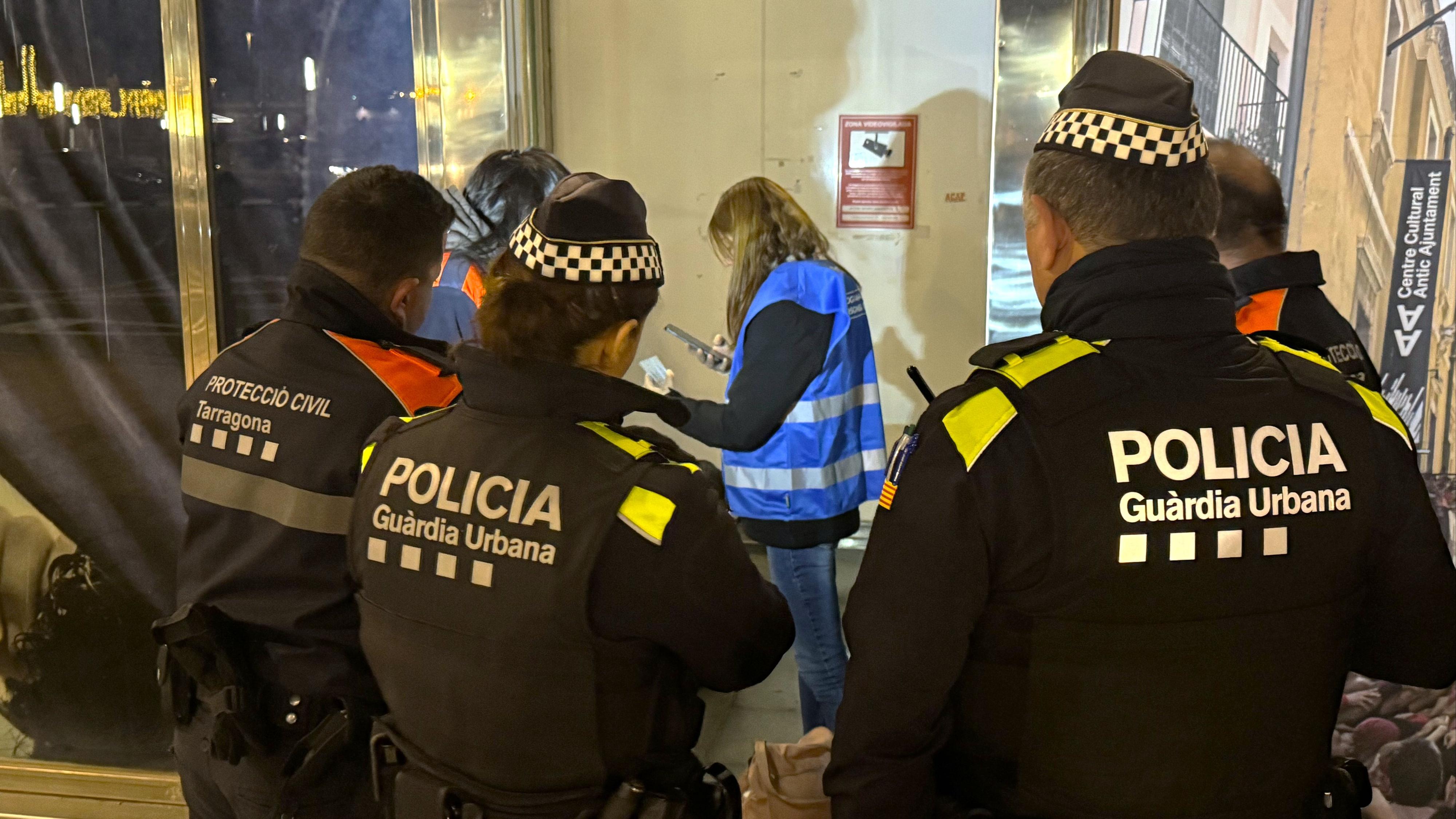 Tarragona allotja 9 persones sense sostre per les baixes temperatures Tarragona allotja 9 persones sense sostre per les baixes temperatures