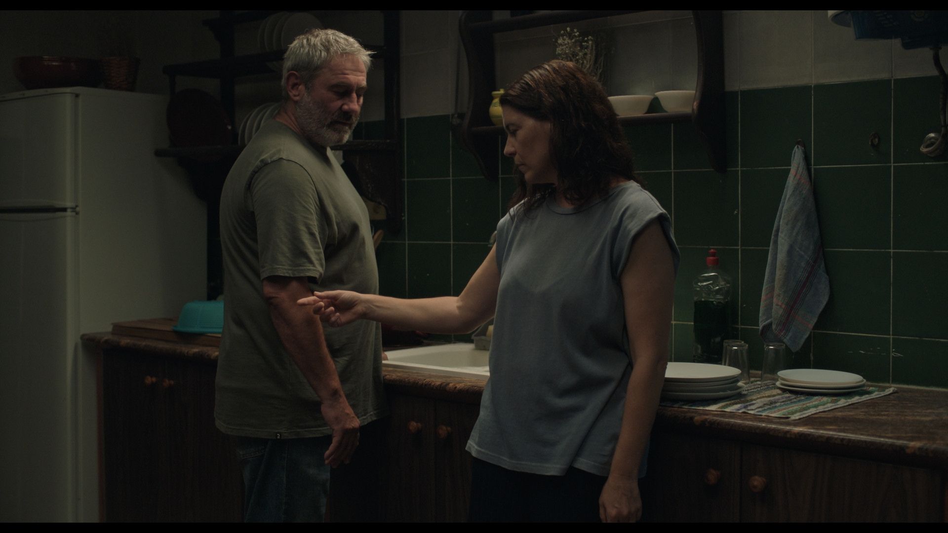 'La terra negra': una mezcla de neorrealismo italiano y cine fantástico con Laia Marull y Sergi López