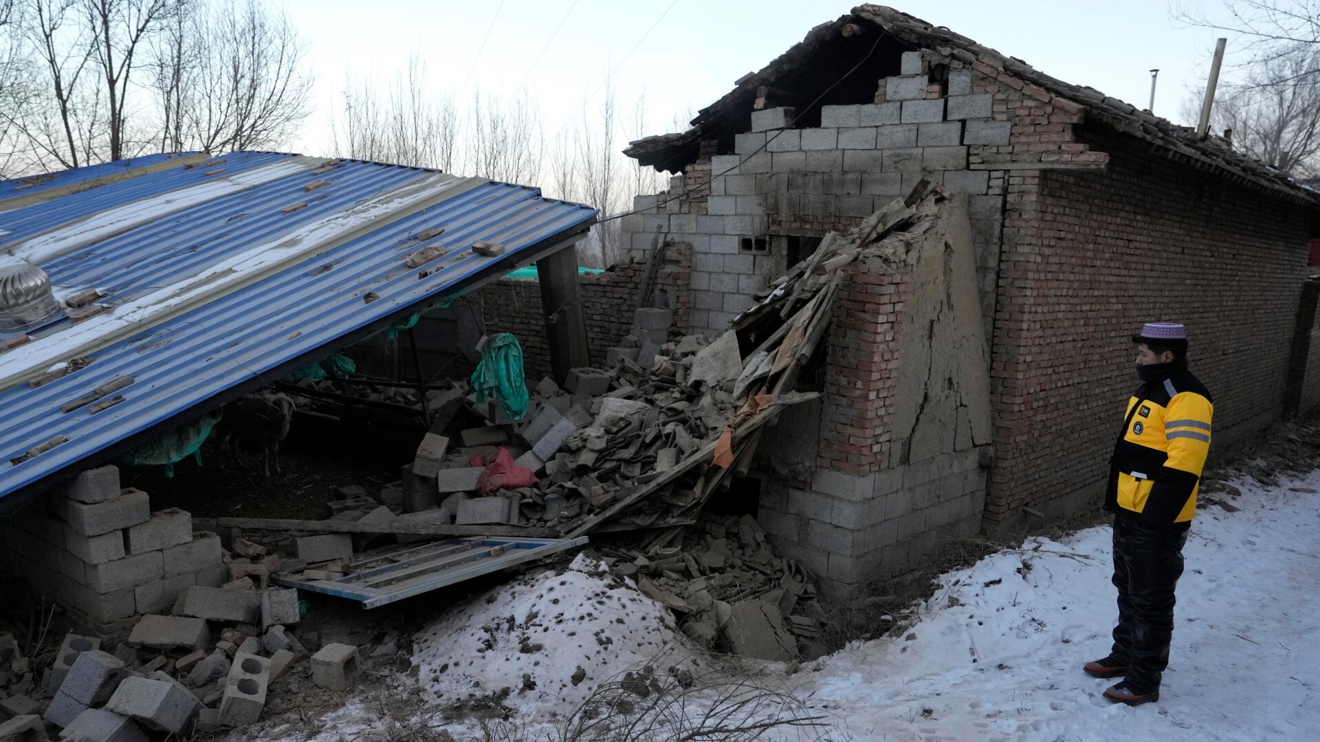 Terremoto en China deja ya 131 muertos