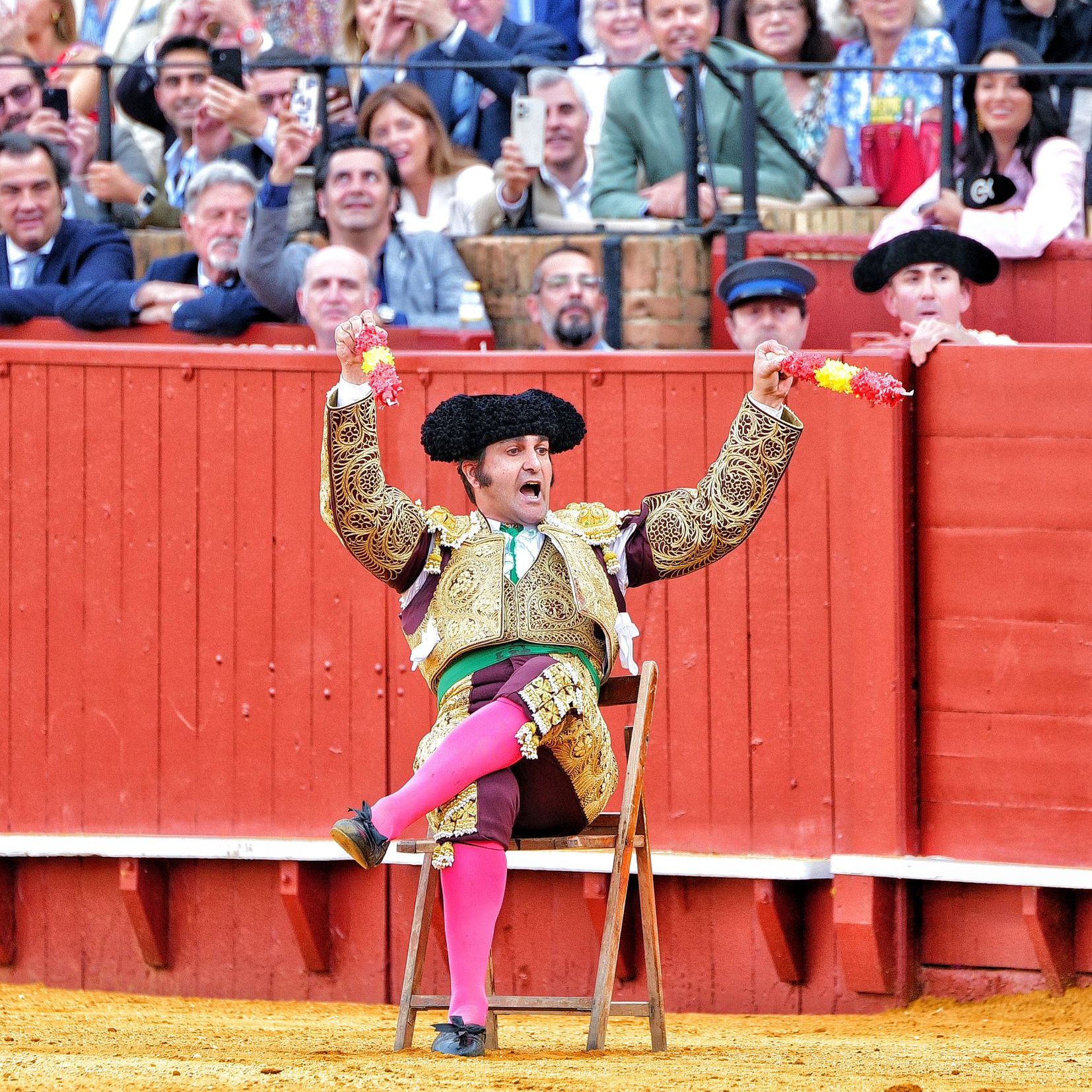 Tertulia sobre el día en que Morante toreó sentado en Sevilla y mano a mano entre Borja Jiménez y Manuel Escribano con toros de Victorino