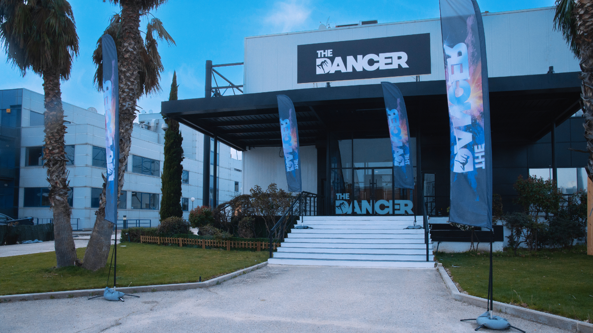 The Dancer - Exteriores 'The Dancer' The Dancer - Exteriores 'The Dancer'