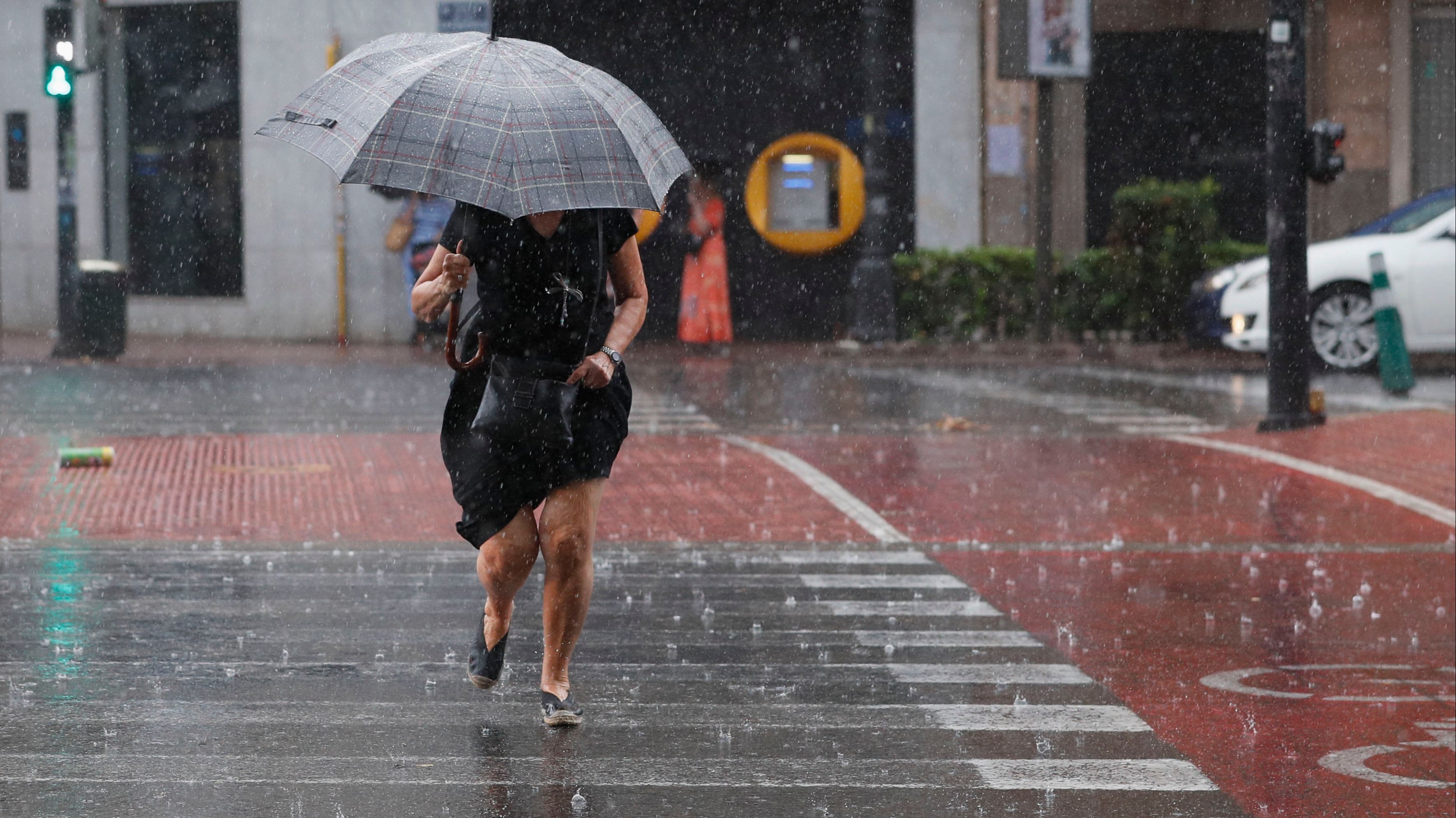 El tiempo hoy 25 de noviembre en España: un frente frío trae más nubes, lluvias y viento