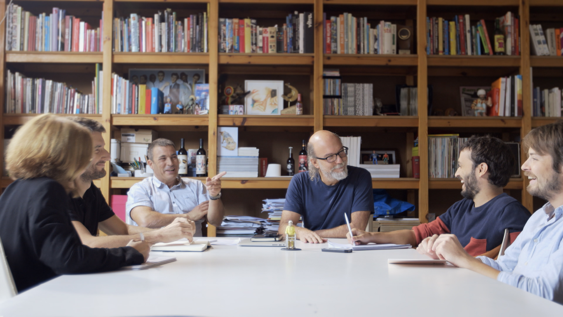 Toni Segarra, en una reunión con su equipo de trabajo Toni Segarra, en una reunión con su equipo de trabajo