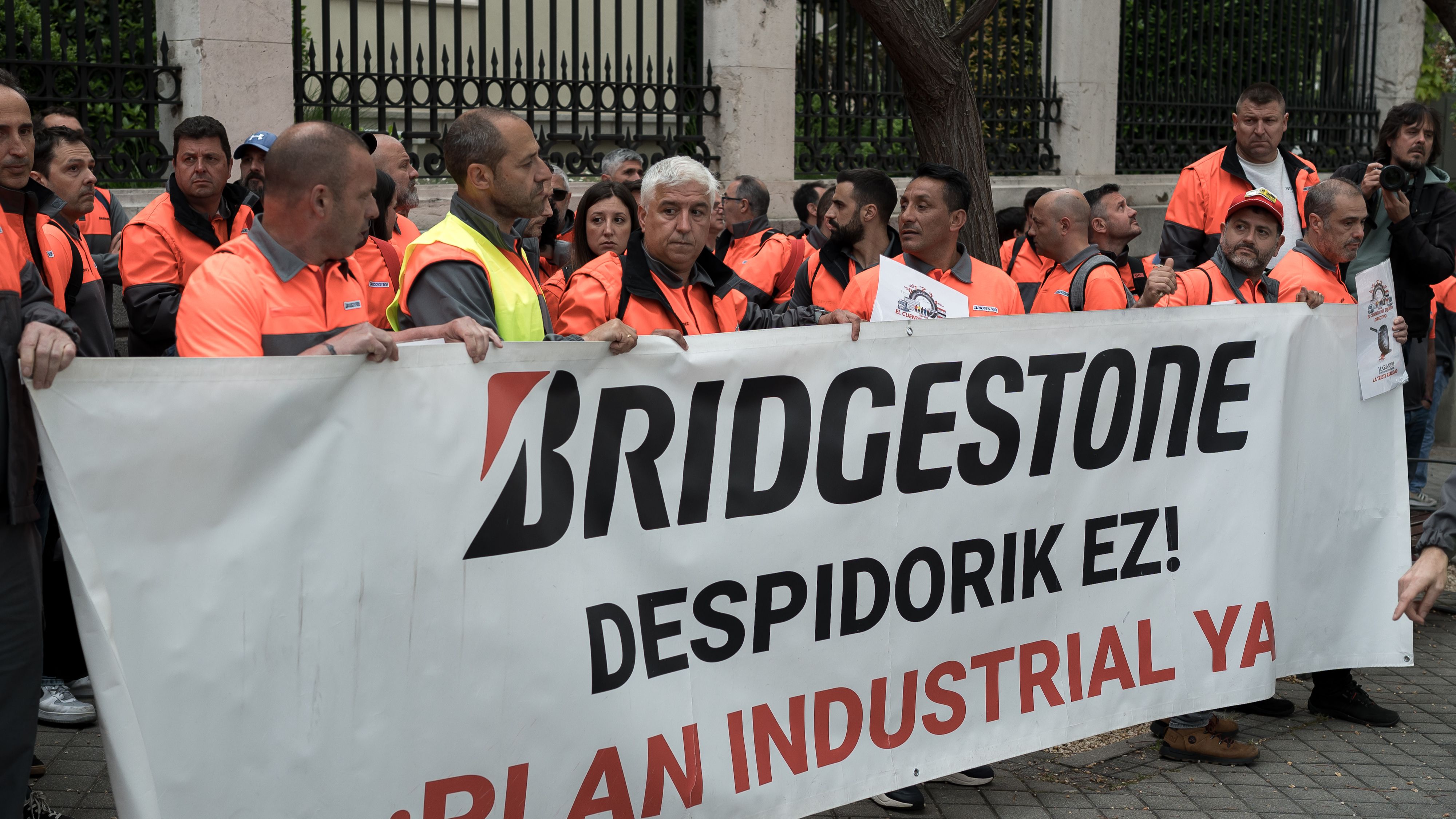 Nueva jornada de huelga de los trabajadores de Bridgestone en la planta ...
