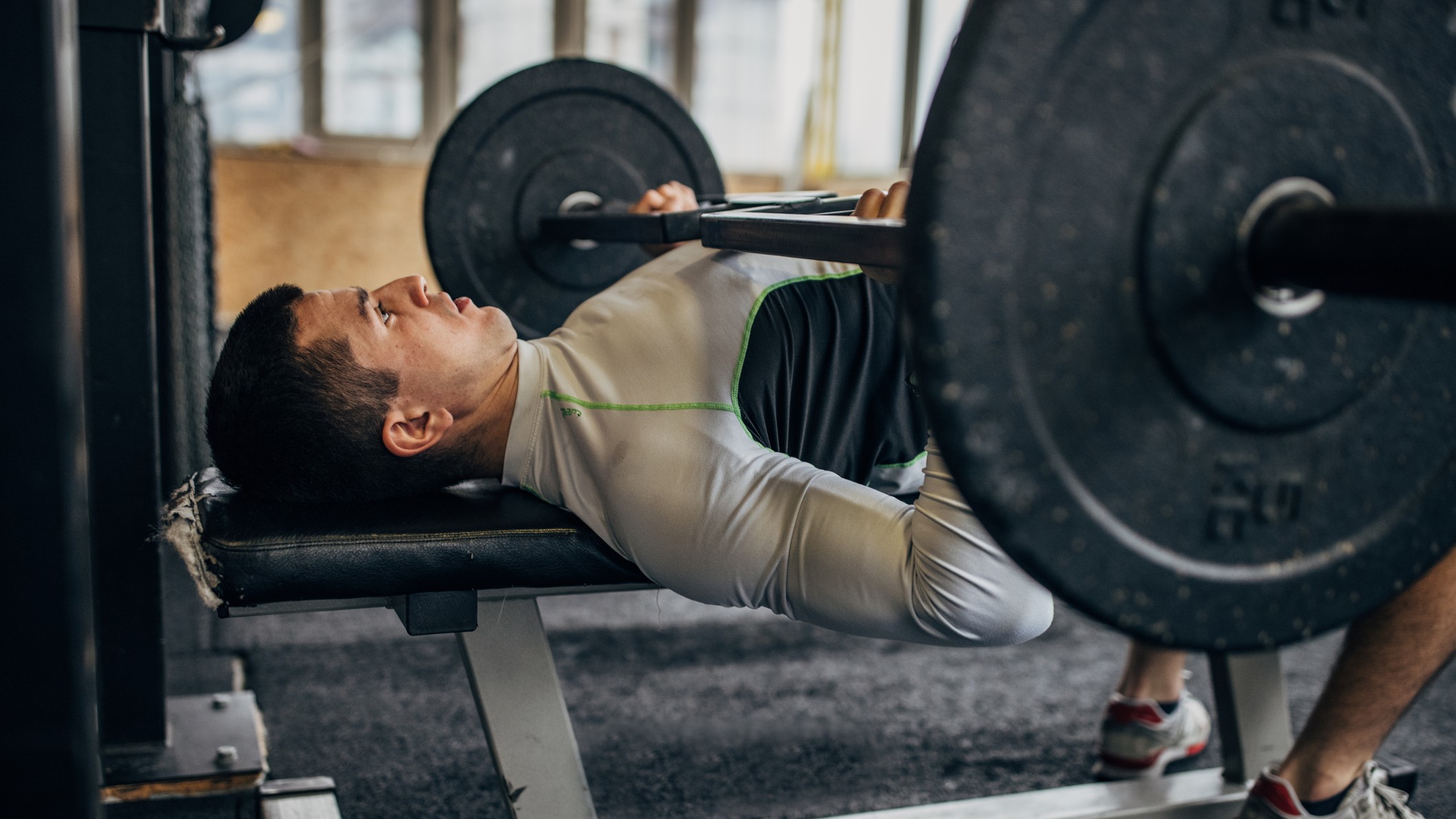 Según las mujeres, esta es a forma correcta de ligar en el gimnasio