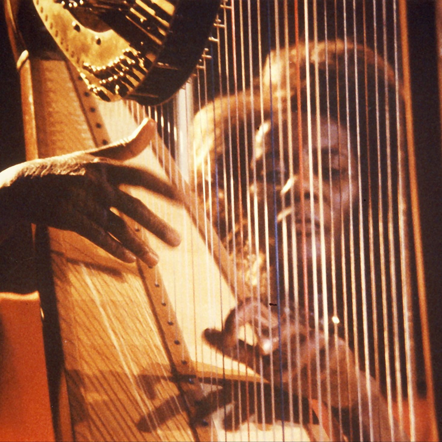 Triangular III: Alice Coltrane en medio mundo (y el universo entero)