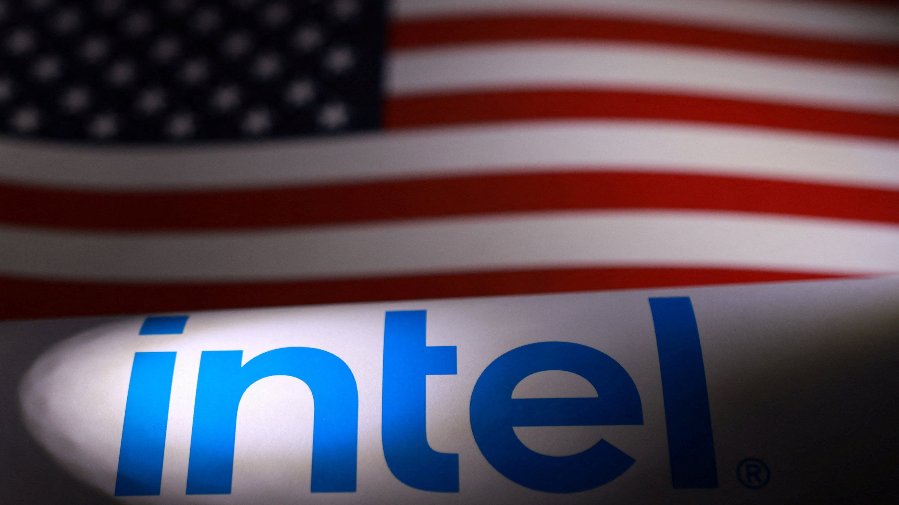 Trump anuncia que EE.UU. "posee y controla" el 10% de Intel