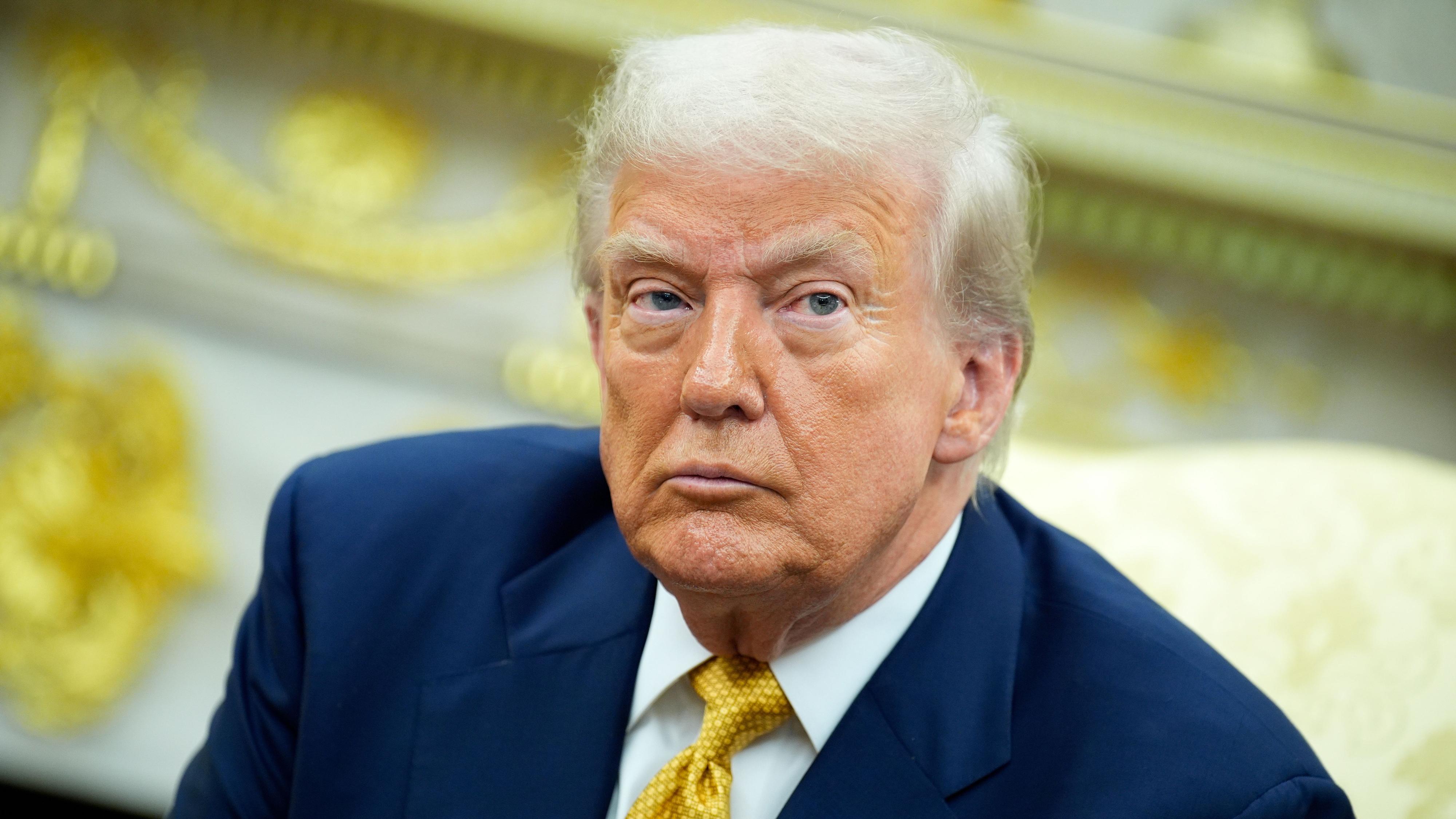 Trump despide a la encargada de elaborar los datos de paro, a quien acusa de manipular la estadística por "motivos políticos"