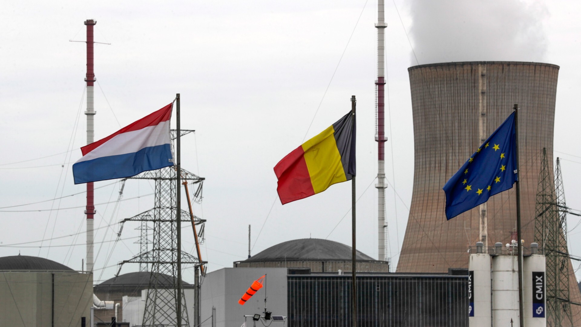 La UE aprueba reducir el consumo de gas un 15%, con la oposición de ...