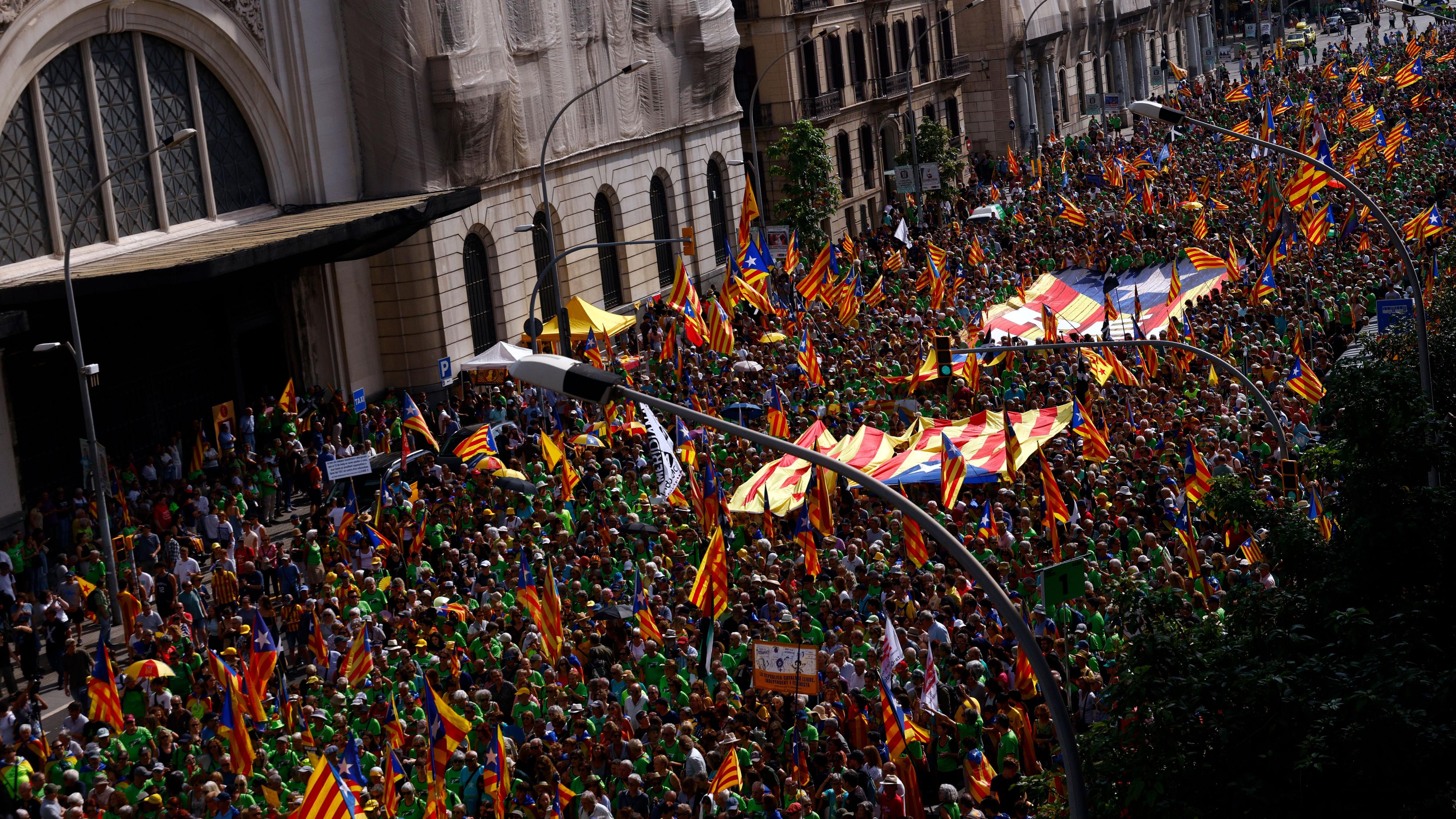 La Diada de 2024 registra menor asistencia mientras el Gobierno sufre un revés parlamentario — image 1