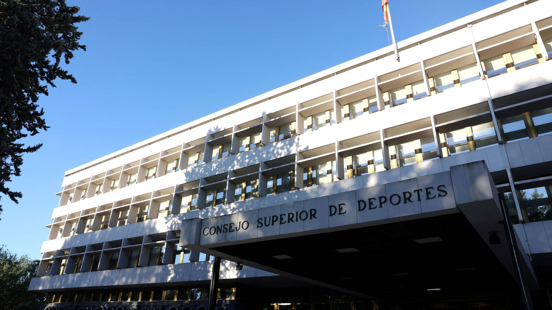 El día que la policía derribo la puerta de la casa de un narrador de