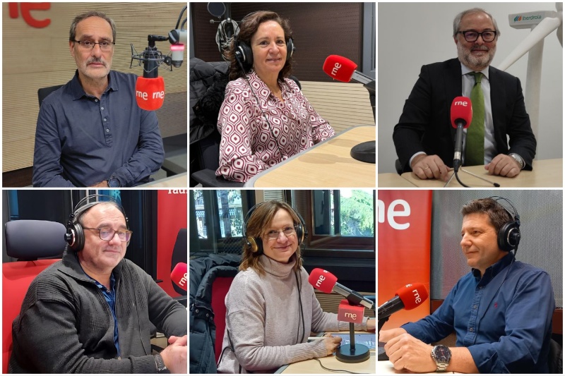 Utiliza las fechas laterales para conocer a los intervinientes. Un collage de seis fotografías muestra a personas en estudios de radio, posiblemente de RNE, frente a micrófonos y con auriculares. Se observan hombres y mujeres de diferentes edades y estilos, cada uno concentrado en su tarea.
