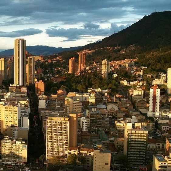 Viatgeu, que el món s'acaba: Bogotá, ciutat sobre el tall