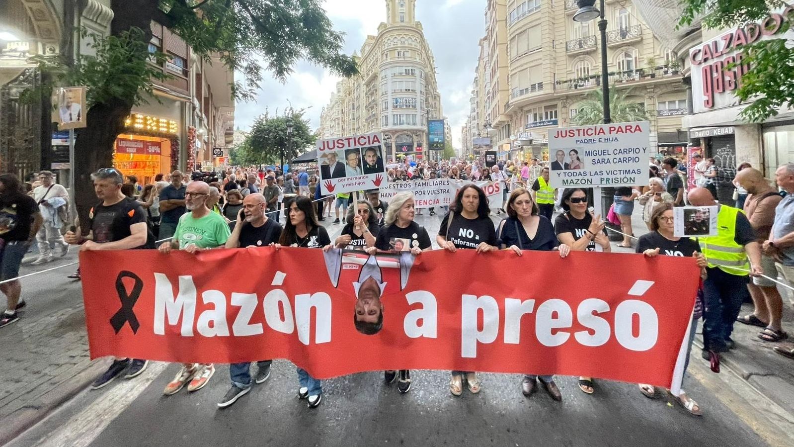 Víctimas de la dana vuelven a las calles de Valencia