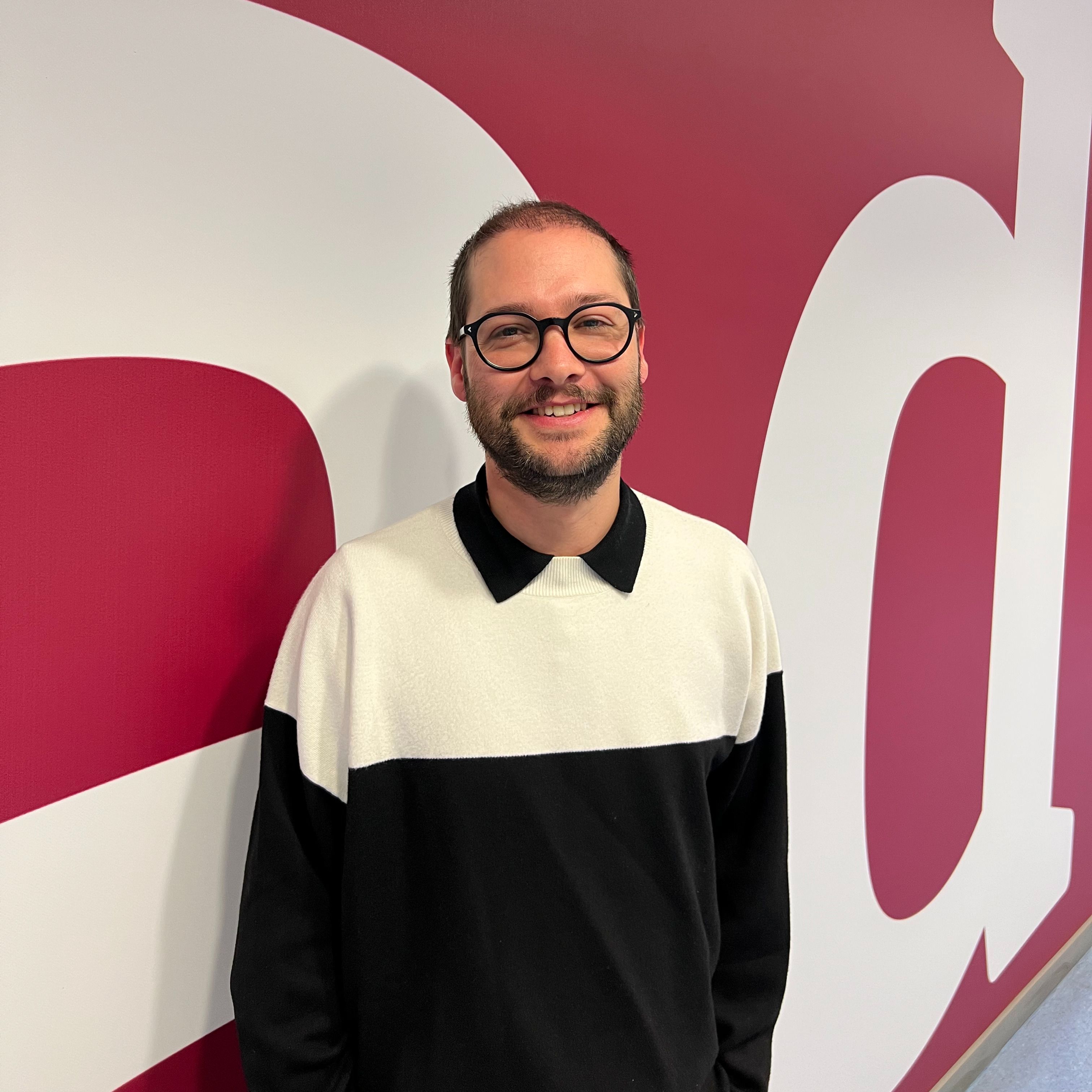 Wisteria Lane - Álvaro Domínguez nos habla de "Gay lo justo", su ensayo sobre homofobia interiorizada - 01/11/25