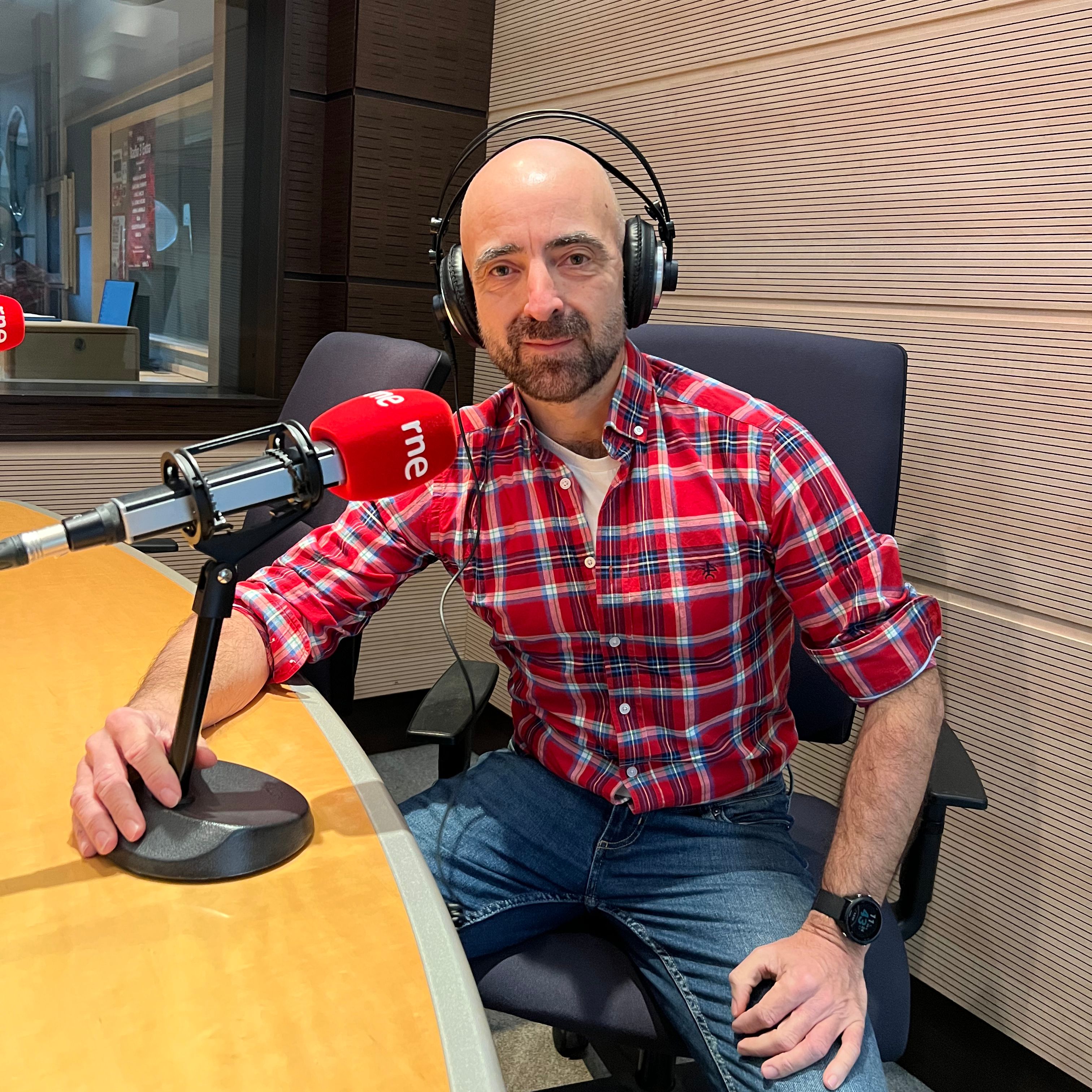 Wisteria lane -  "Espérame en Callao", la primera novela de Rafa del Olmo - 08/02/26