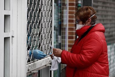 No, no hay riesgo de contagio por salir al balc�n a aplaudir