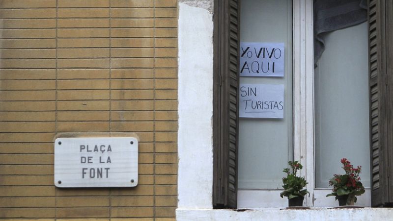 Cerrados 24 pisos turísticos en la Barceloneta tras dos días de inspecciones