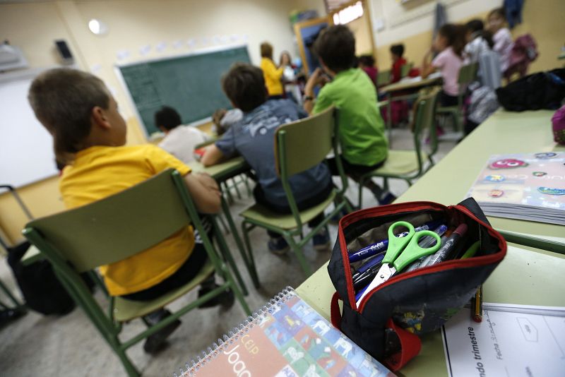'Vuelta al cole' con menos profesores en las aulas, más alumnos y el aterrizaje de la LOMCE