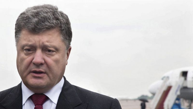 Poroshenko acusa a Rusia de invadir Ucrania y la OTAN denuncia la entrada de mil soldados