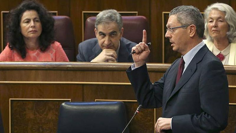 El Gobierno plantea abrir el debate sobre la reducción del número de aforados en España