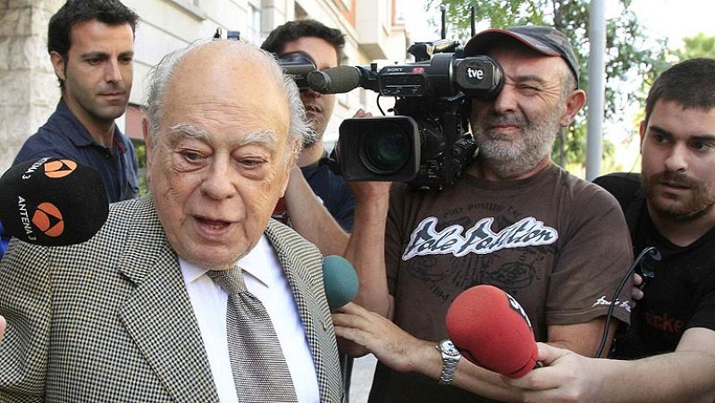 La oposición registra dos solicitudes distintas para pedir la comisión que investigue a Pujol