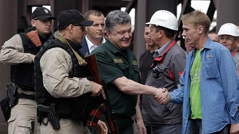 Poroshenko anuncia la liberación de 1.200 rehenes apresados por los rebeldes en el este de Ucrania