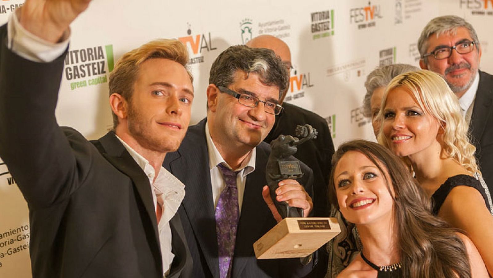 La mañana - 'Cuéntame cómo pasó' y 'Alaska y Coronas', premiados en el FesTVal de Vitoria