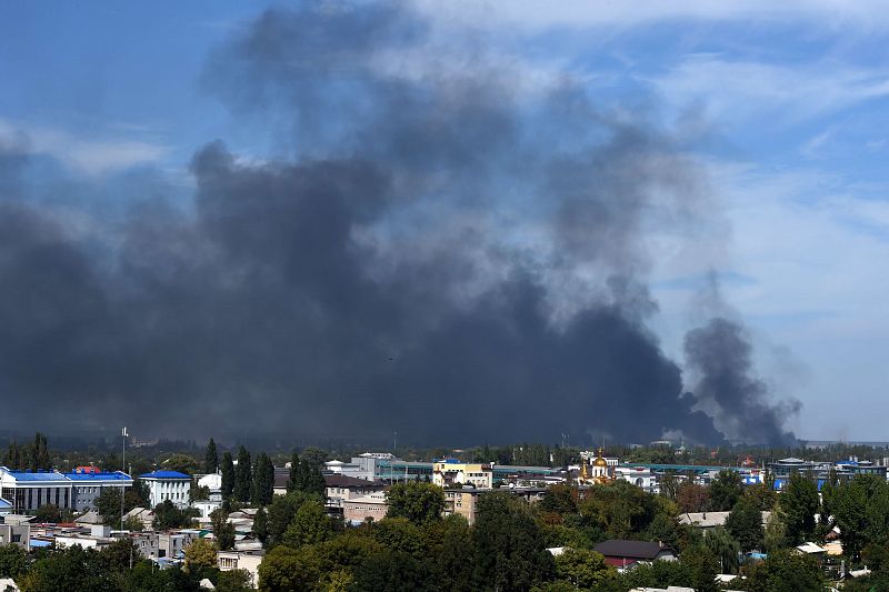 El mando de los prorrusos informa de combates junto al aeropuerto de Donetsk