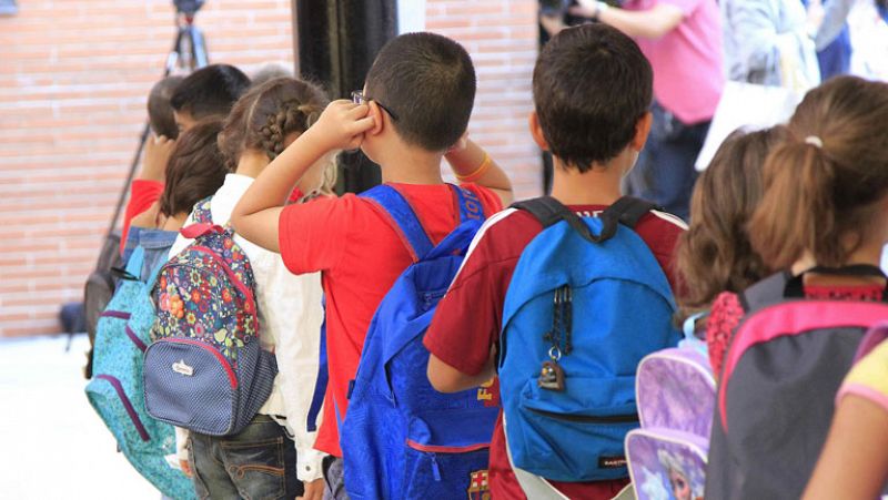 Cataluña llevará al TC el decreto que les obliga a pagar la escolarización privada en castellano