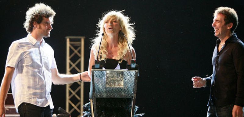 Fiesta por todo lo alto para celebrar diez años de Versión Española