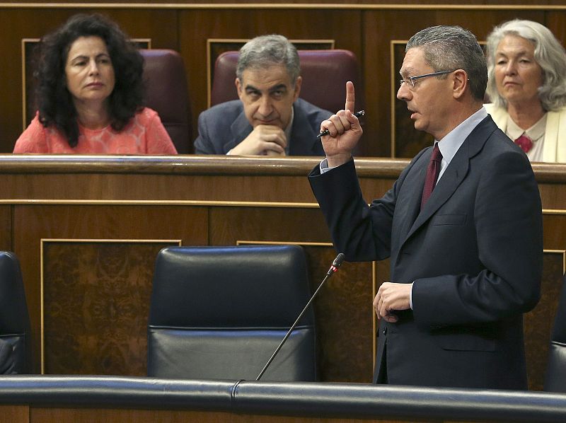 Justicia asegura que sigue adelante con la ley del aborto y que busca el "máximo consenso"