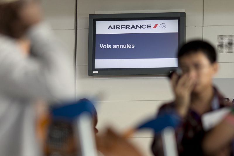 El primer ministro francés pide que termine la huelga de pilotos de Air France