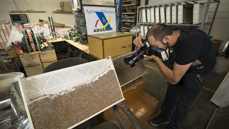 Detenidas 18 personas en la mayor operación contra fábricas de tabaco ilegal en España