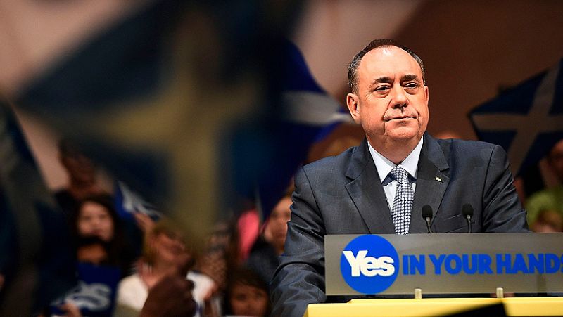 El ministro principal de Escocia, Alex Salmond, anuncia su dimisión tras el "no" en el referéndum