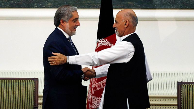 Los candidatos afganos pactan un Gobierno de unidad con Gani como presidente