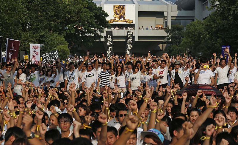 Miles de estudiantes de Hong Kong llaman a la huelga y el boicot para pedir más democracia