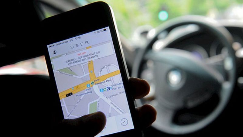 Uber choca en su llegada a Madrid con los taxistas, que amenazan con movilizaciones