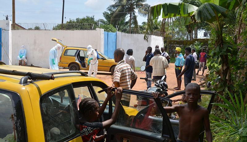 La OMS cifra en casi 3.000 los muertos por el ébola en África Occidental