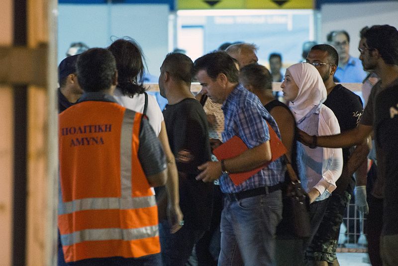 Desembarcan en Chipre más de 300 refugiados rescatados en alta mar