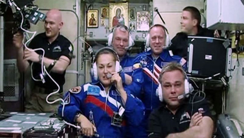 Los tres astronautas de la Expedición 41 llegan a la Estación Espacial Internacional