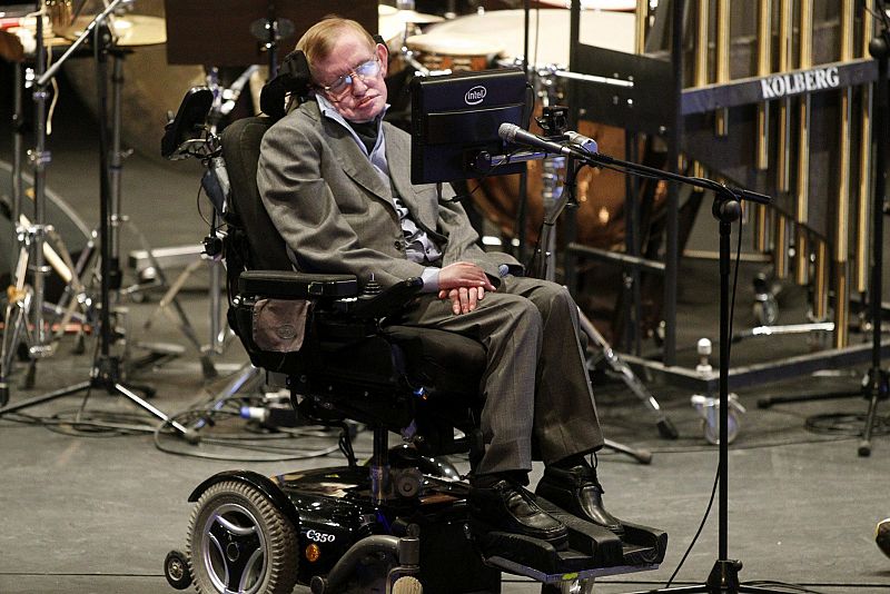 Hawking espera que la fusión nuclear resuelva el problema energético del planeta